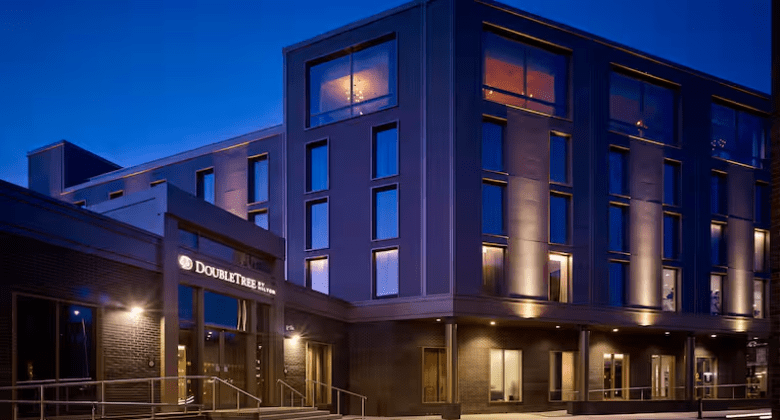 DoubleTree by Hilton Hull